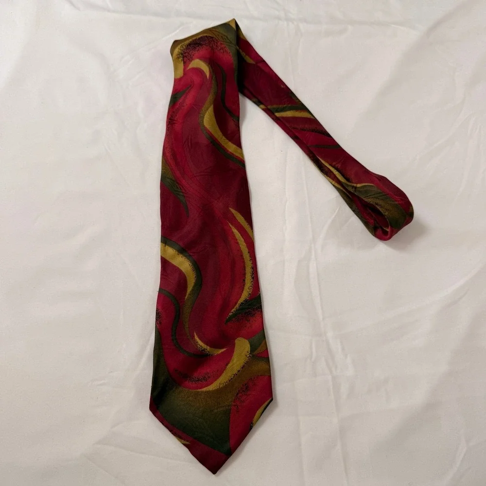 Fendi Silk Tie Red Gold Green‎ Abstract Swirl Pattern Mens Luxury